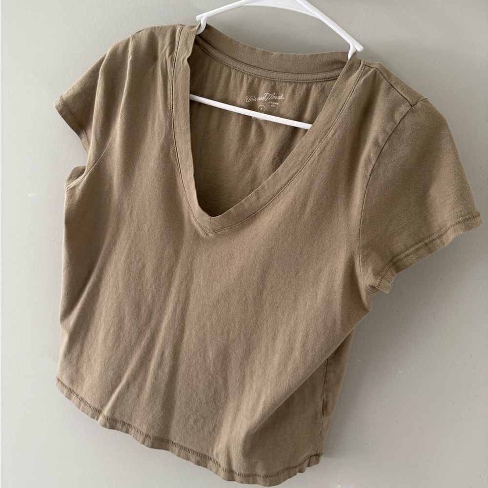 Universal Threads Shirt - Picture 4 of 4